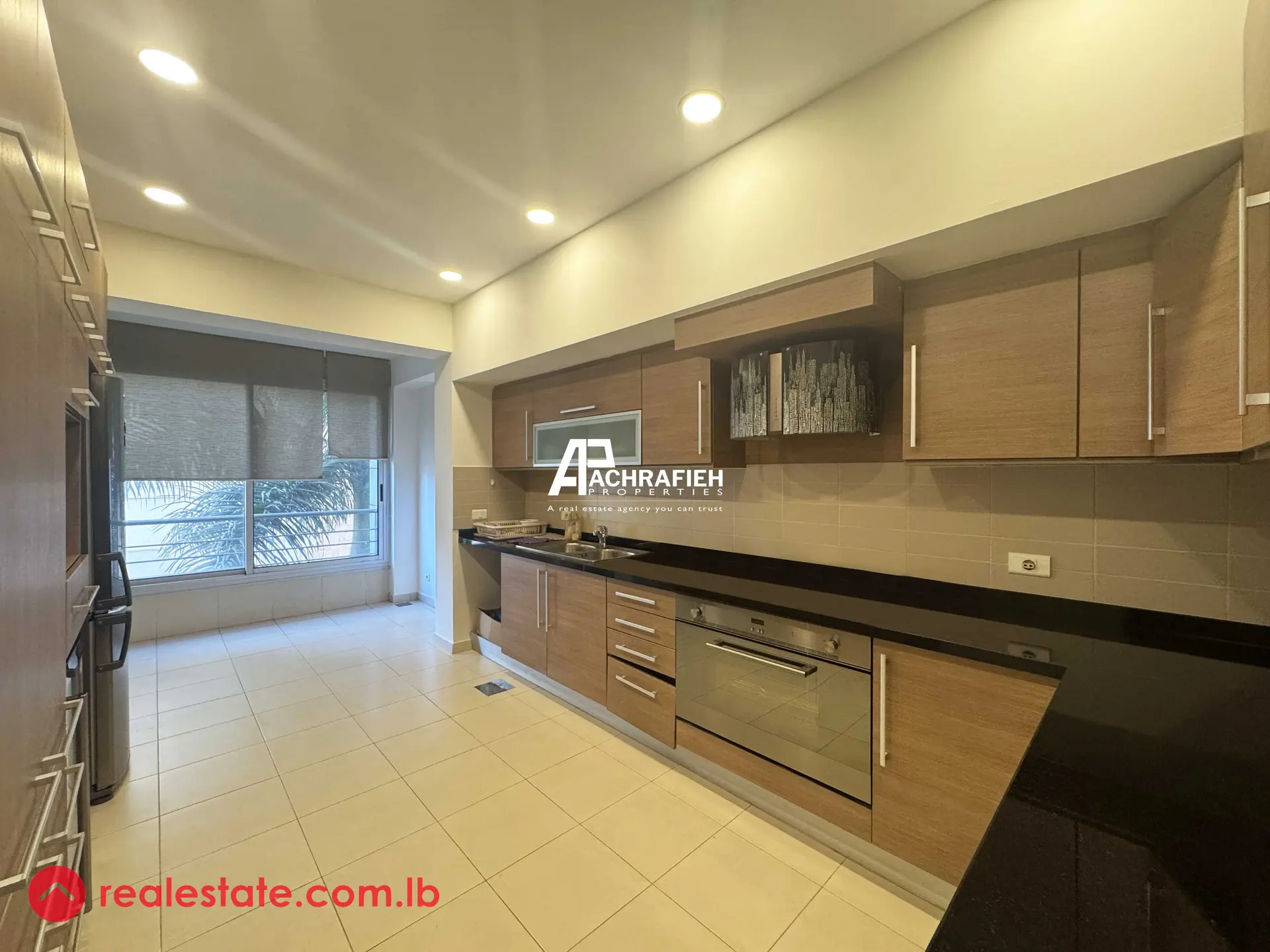 270 Sqm | 3 Bedrooms | For Sale in Tabaris image 6
